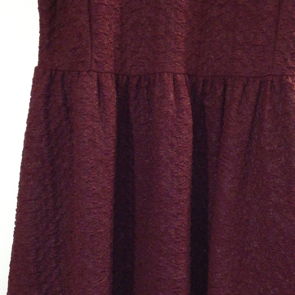 Deep purple dress - Picture 2 of 5